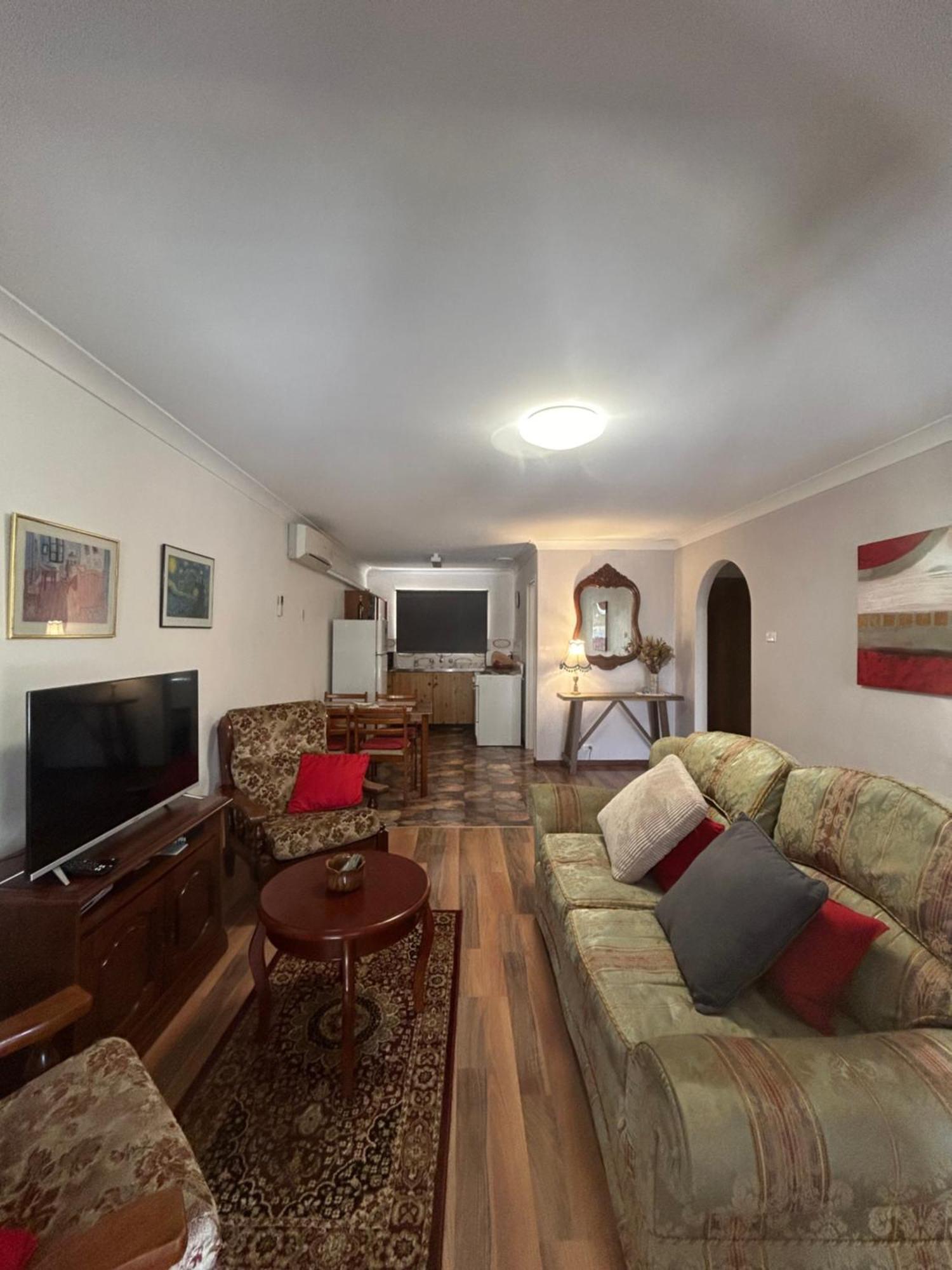 Champion Bay Unit, With Own Carport,