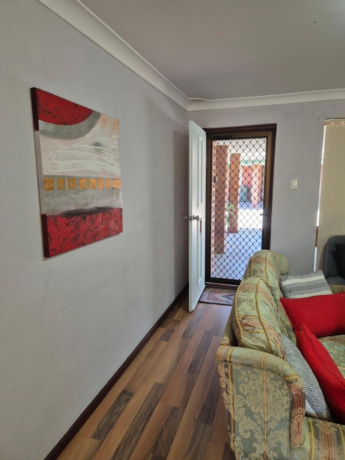 Champion Bay Unit, With Own Carport, * Geraldton