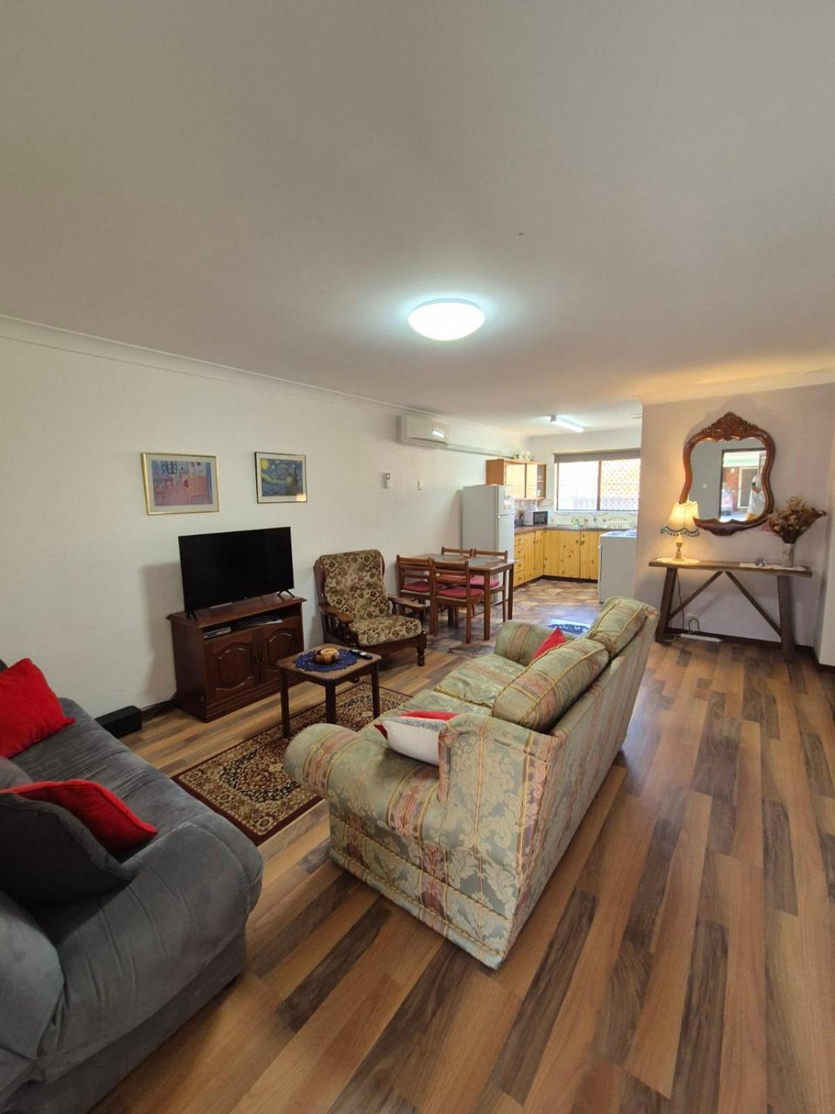 Apartment Champion Bay Unit, With Own Carport, *