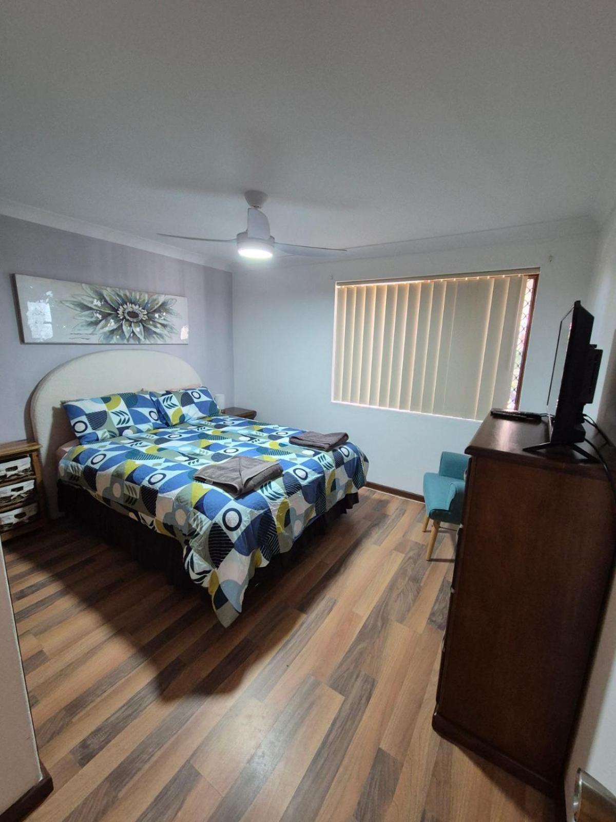 Champion Bay Unit, With Own Carport,